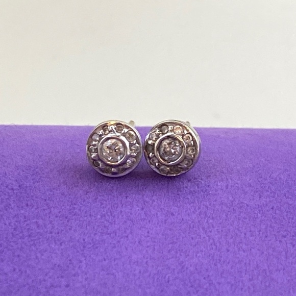 Jewelry - 💛 Elegant 14k White Gold Diamond Halo Stud Earrings